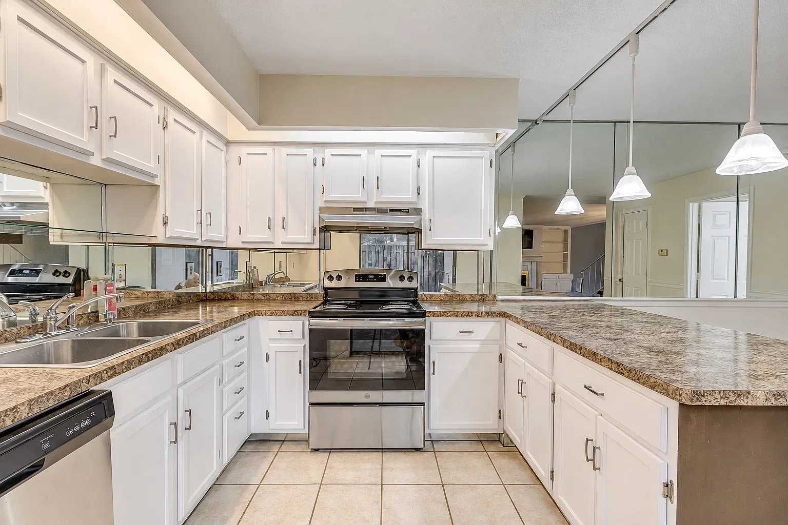 2 bed, 1134 sqft, $1,535 — Photo 3