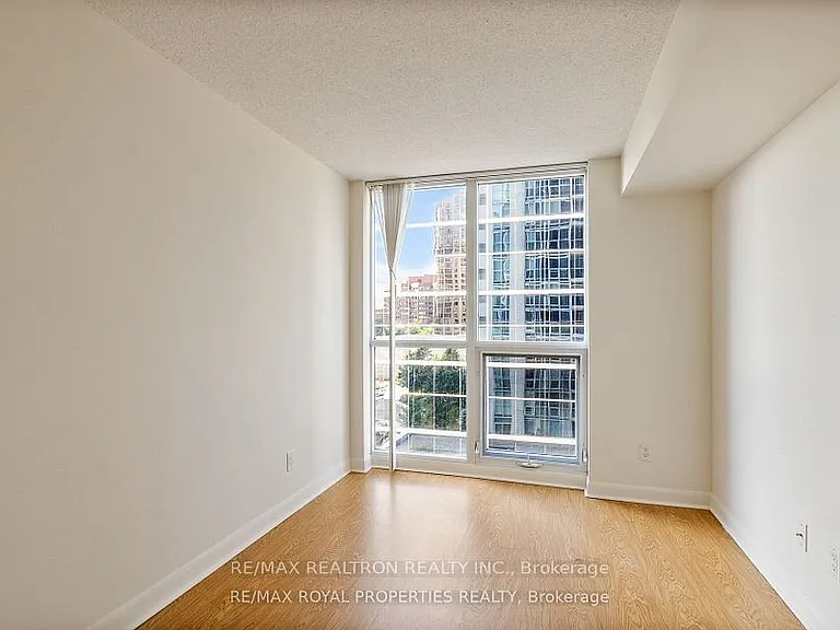 4978 Yonge St #810 — Photo 10