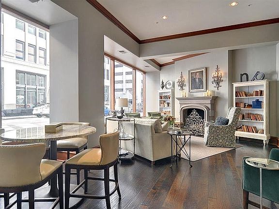 4th image of 411 W 7th St APT 301