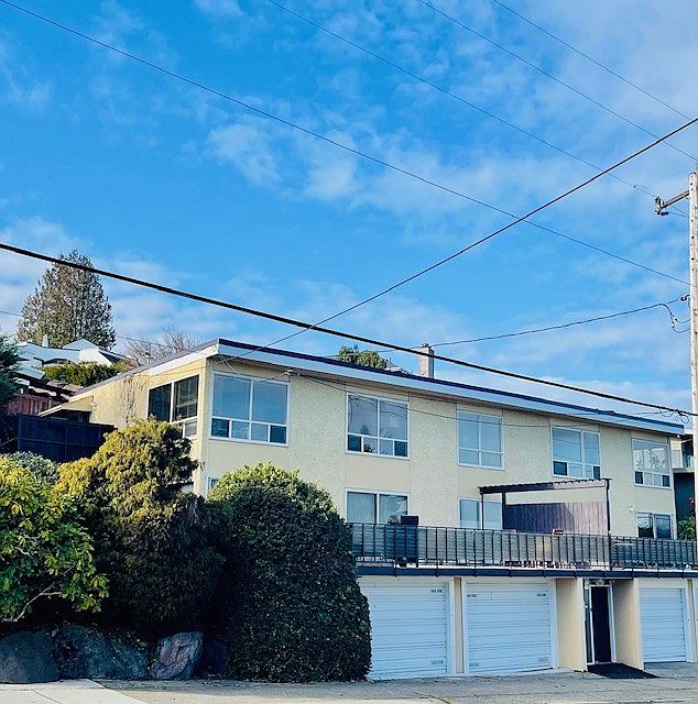1st image of 2001 Thorndyke Ave W APT 1