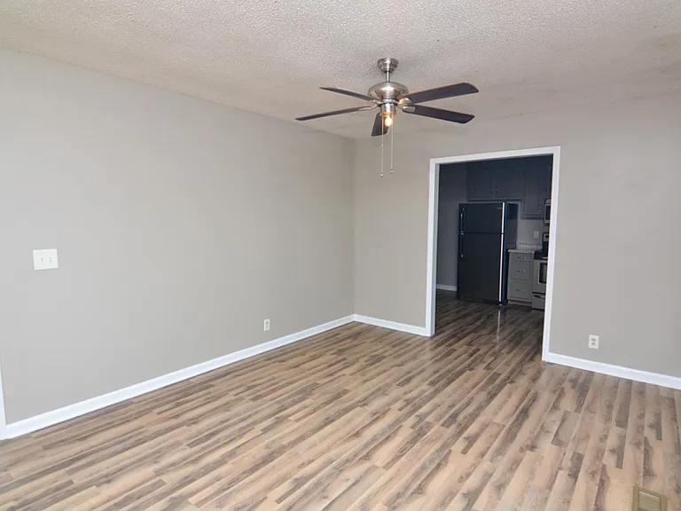 325 Shirley Rd — Photo 4