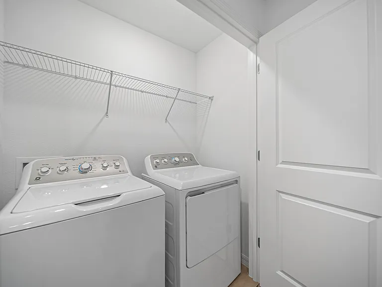 2085 Hallier Cv — Photo 14