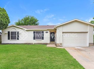 1613 Willowbrook St, Lancaster, TX 75134