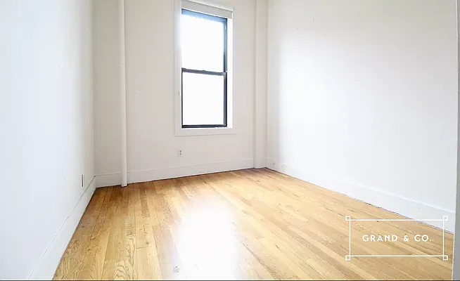 Rented by Grand & Co. | media 5