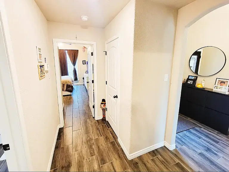 5207 Colina Dr — Photo 3