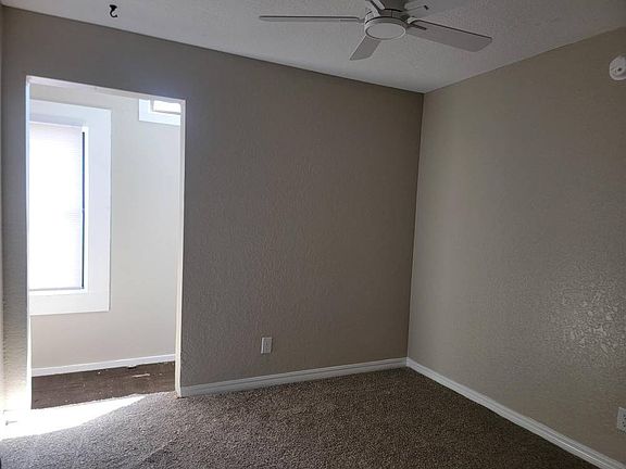 3rd image of 136 N Greenleaf Dr