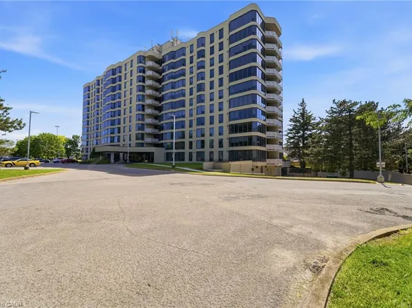 81 Scott St #808, Saint Catharines, ON L2N 7L5