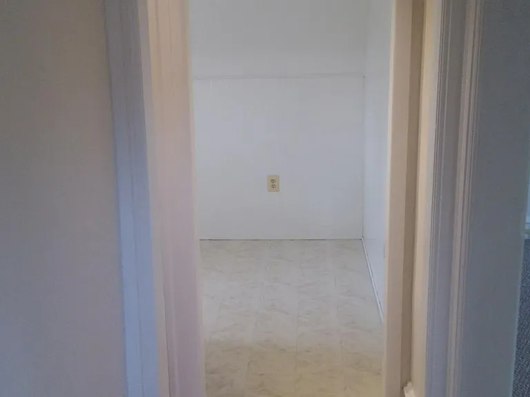 Hallway towards kitchen.