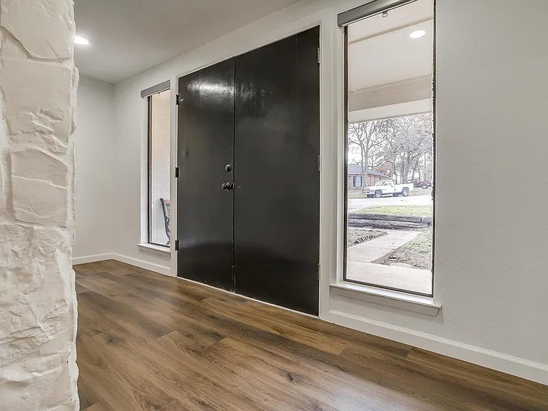 4107 Shamrock Dr — Photo 4