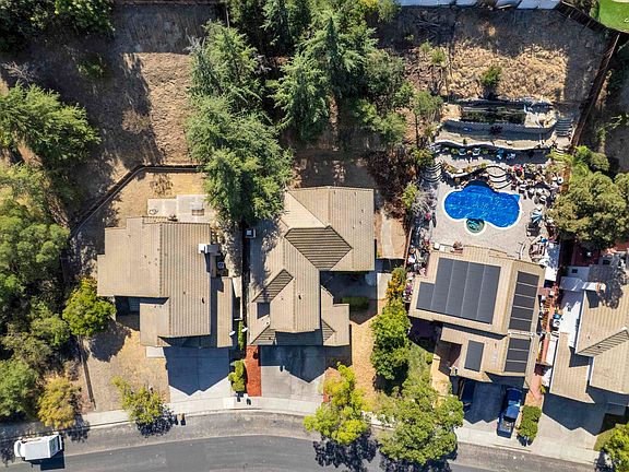 4th image of 3108 Ferngrove Way