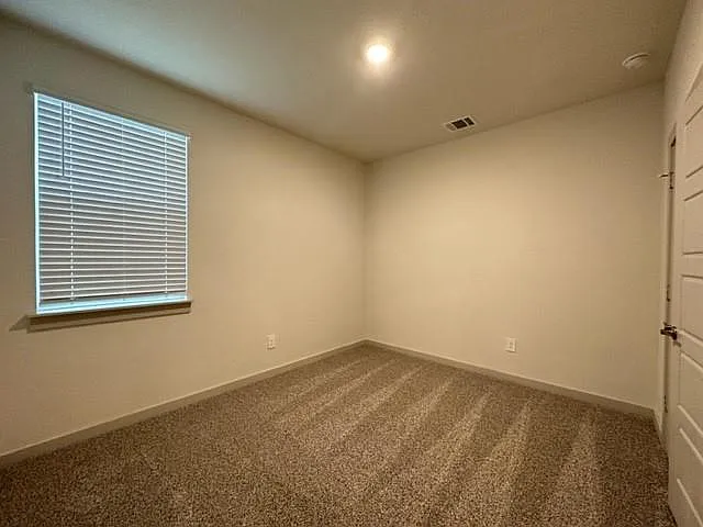 1316 Plymouth Rd — Photo 19