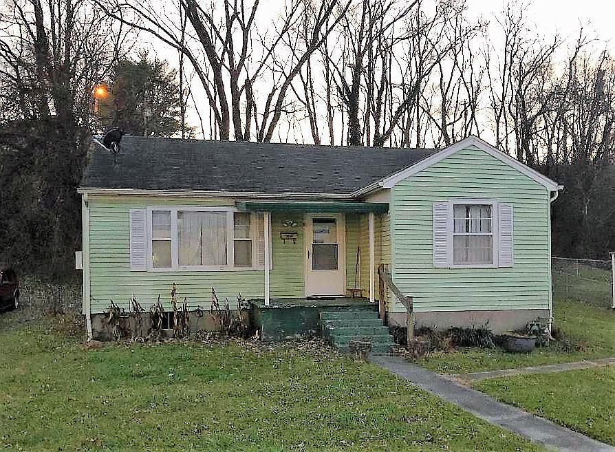 1st image of 8 Bowman Ave
