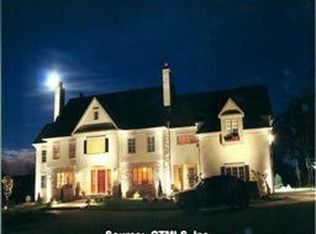11 Sky View Dr, Avon, CT 06001