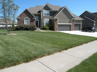 500 SE Snaffle Bit Ct, Lees Summit, MO 64082