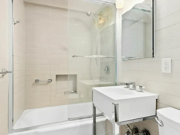 245 East 25th Street image 9 of 13