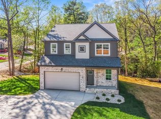 190 N Peace Haven Rd, Winston Salem, NC 27104