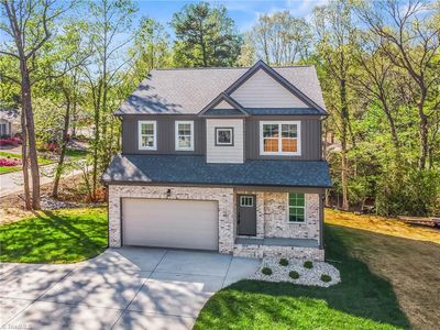 190 N Peace Haven Rd, Winston Salem, NC, 27104