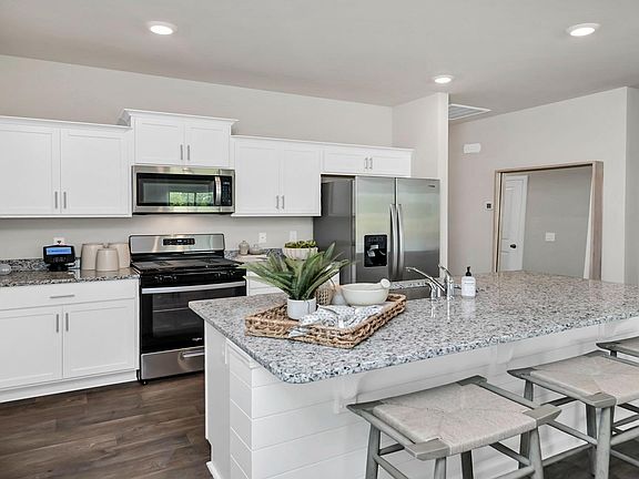 5th image of 655 Glacier Rd