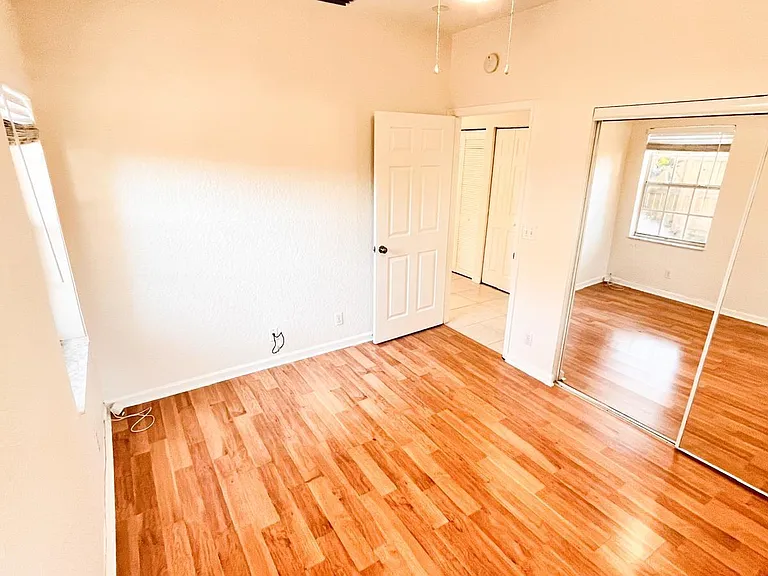 1440 Hawthorne Pl — Photo 16