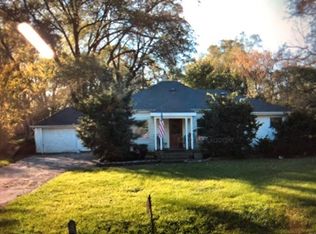 6N610 Thorn Rd, Roselle, IL 60172