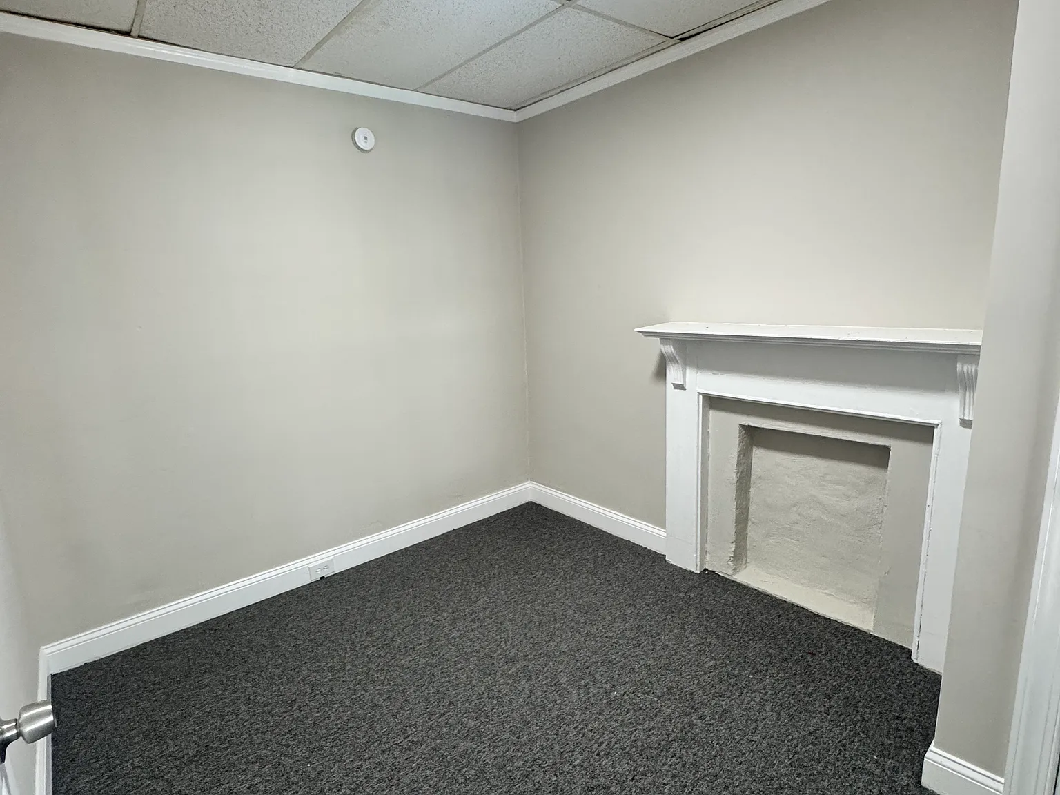 4 bed, 1000 sqft, $1,850 — Photo 2