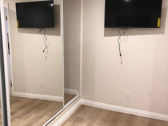 Bedroom's Closet and flat screen