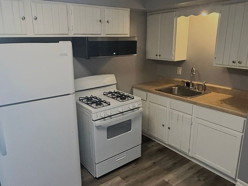 1st image of 417 E Cook St #B