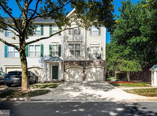 42915 Golf View Dr, Chantilly, VA 20152