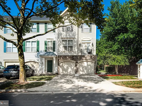 42915 Golf View Dr, Chantilly, VA 20152