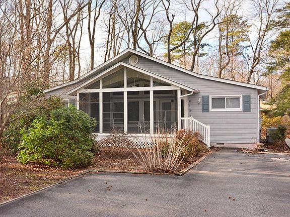 2nd image of 612 Holly Ct
