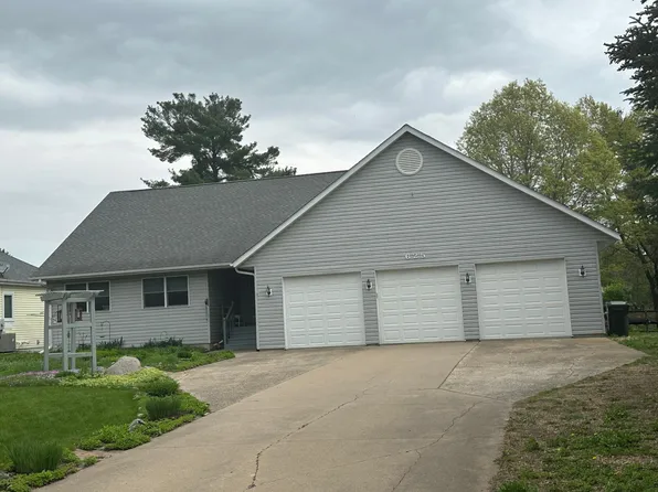 625 Shoreview Ct, Amery, WI 54001