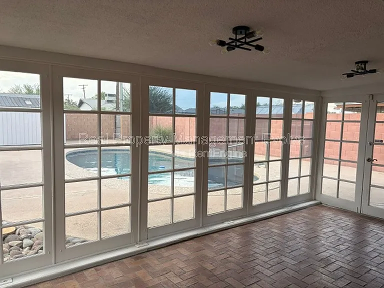 2246 W Mulberry Dr — Photo 22