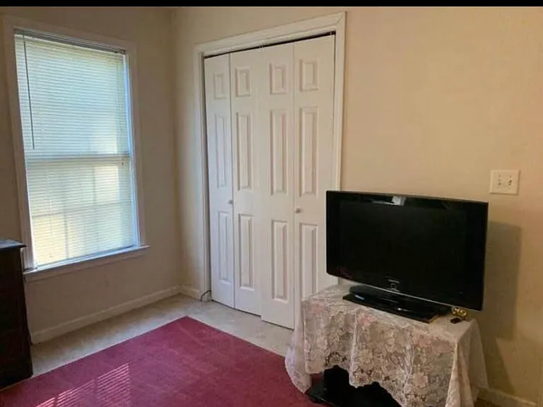 3557 Robinhill Dr — Photo 3