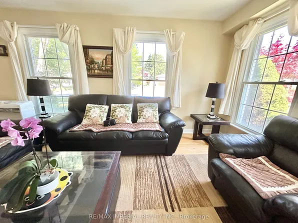 16 Gloxinia Cres #2, Toronto, ON M1W 2C4