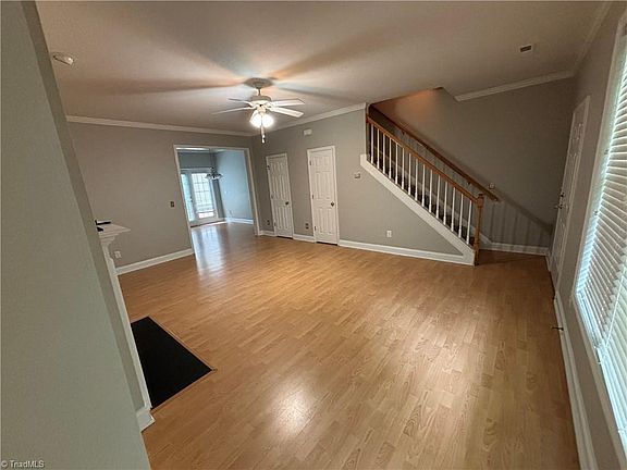 3rd image of 4479 Baylor St