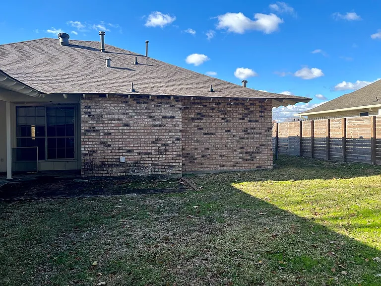 5629 Loranger Dr — Photo 16