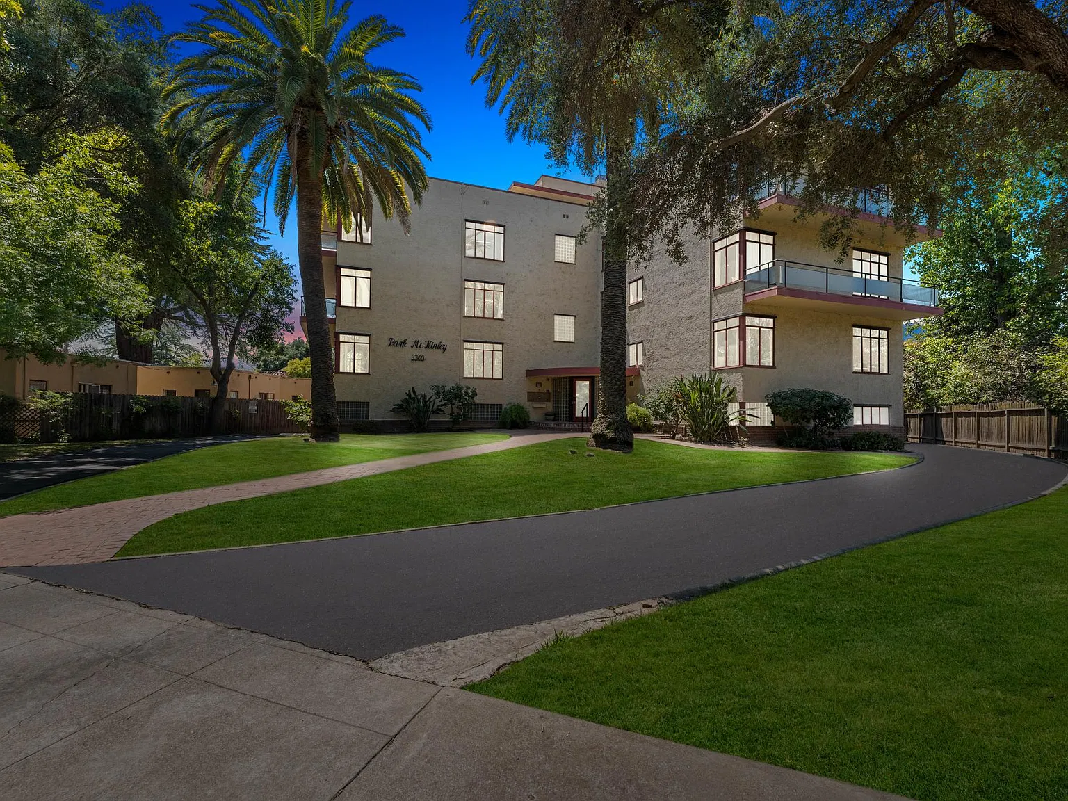 1 bed, 826 sqft, $1,900 — Photo 1