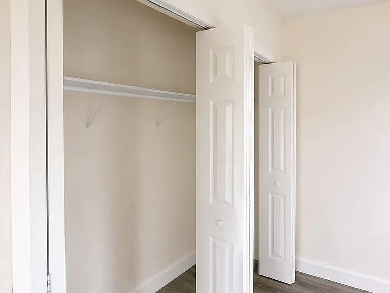 700 Nottingham Cir #E — Photo 10
