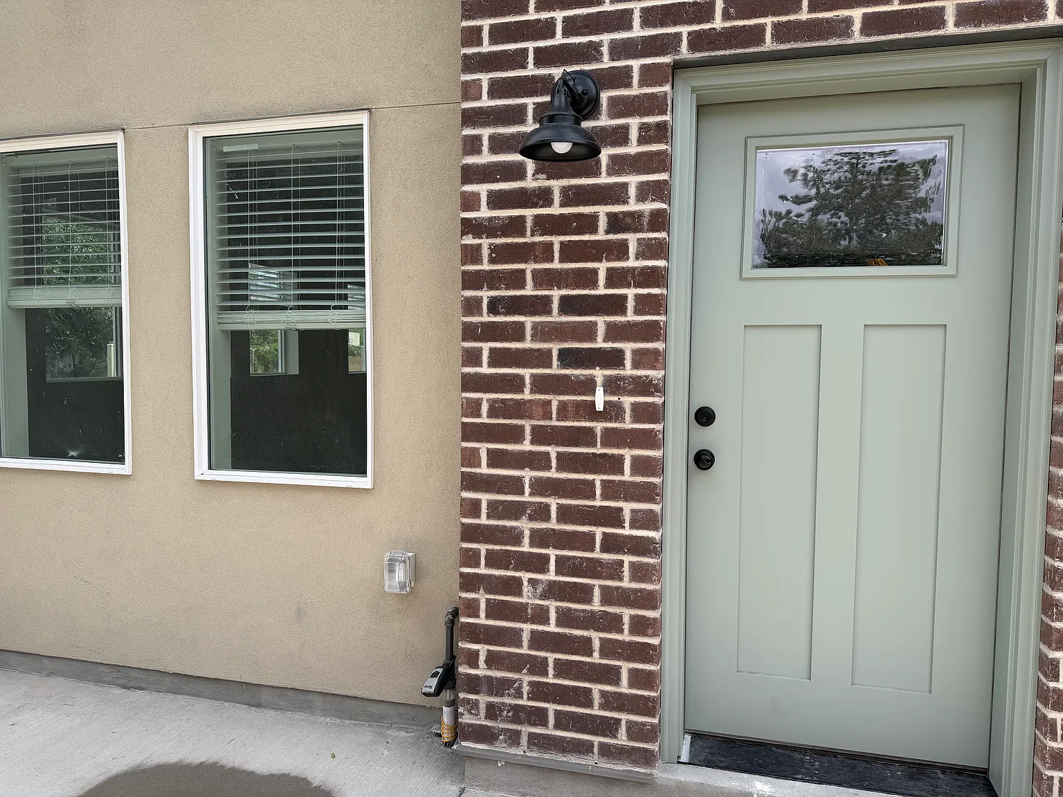 2 bed, 2.5 bath, 1184 sqft, $1,875 — Photo 1