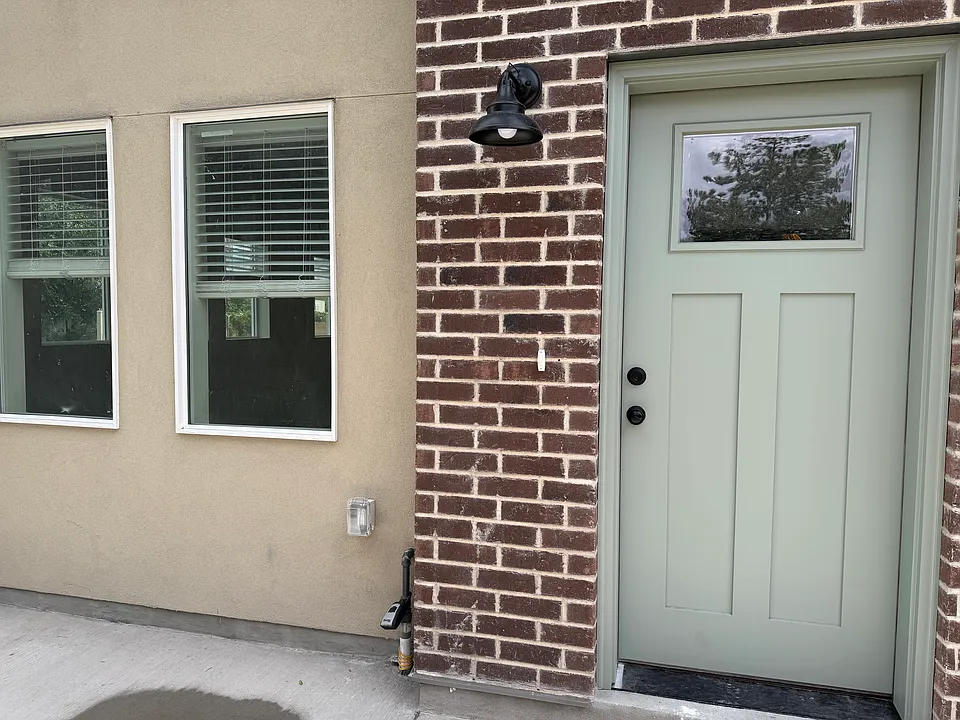 922 W Euclid Ave #2