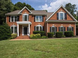12101 Hogans Aly, Chester, VA 23836