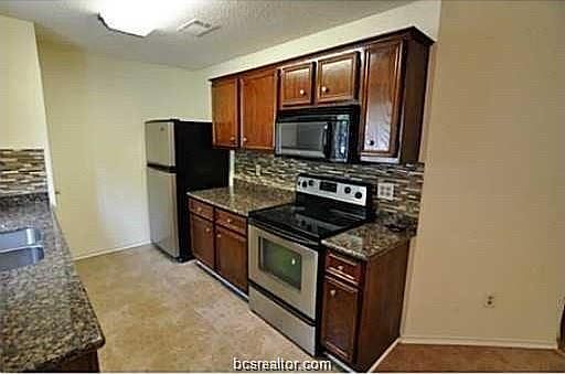 3rd image of 1109 Chinaberry Dr