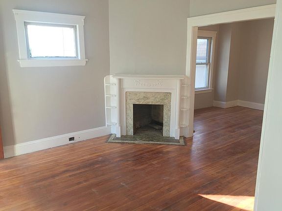 3rd image of 1540 Olivewood Ave