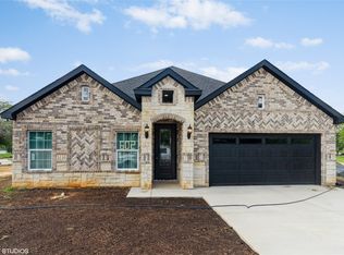 602 Lucas St, Athens, TX 75751