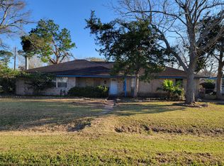 3 Ivy Ct, Jones Creek, TX 77541