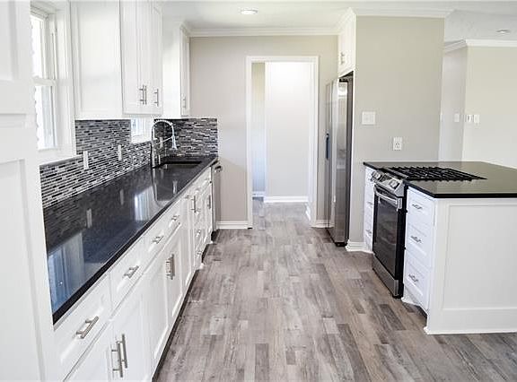 5th image of 415 Dewald Ln