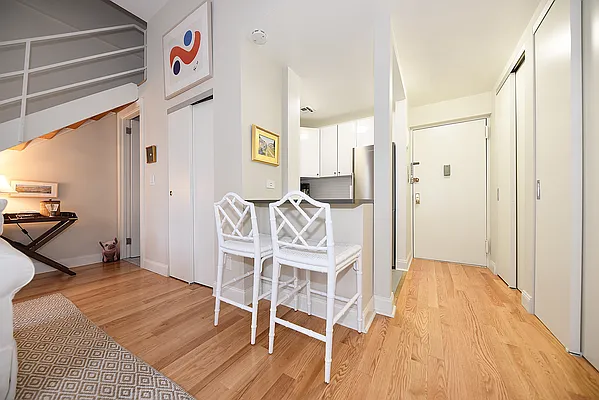 Rented by Buchbinder & Warren | media 18