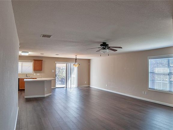 3rd image of 2000 Lake Trail Dr