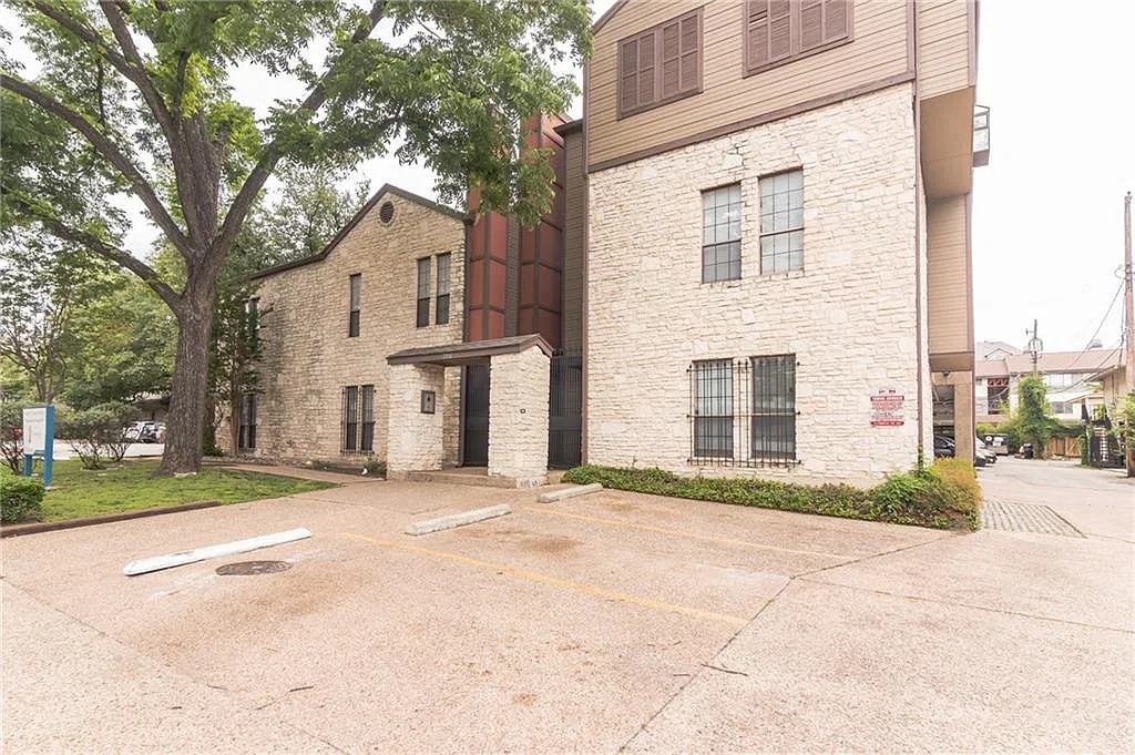 3 bed, 2.5 bath, 1200 sqft, $2,650 — Photo 1