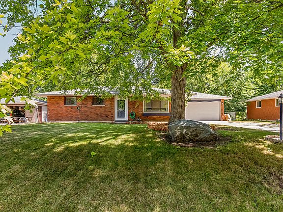 3rd image of 668 Joyceil Dr